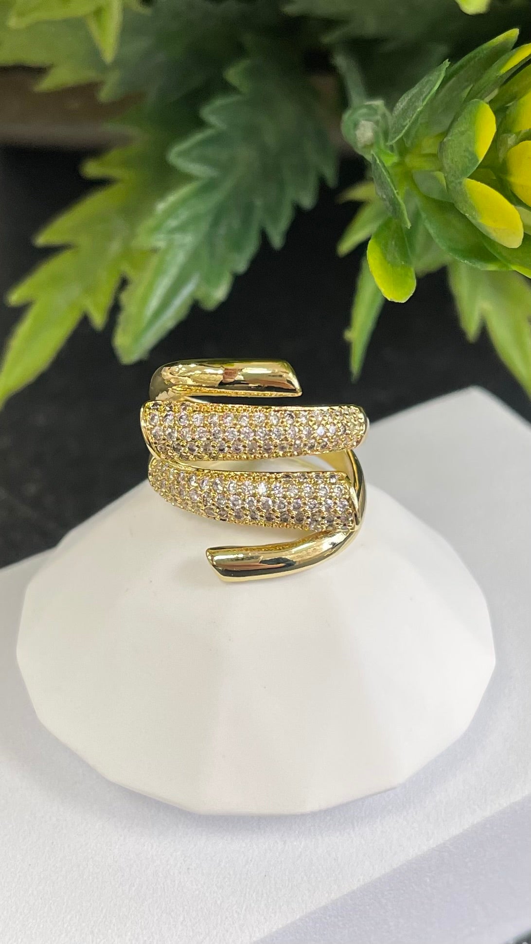 Four Line Gold Ring With Quartz