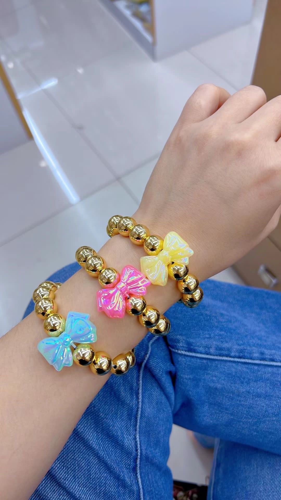 Gold Bracelet With Bow