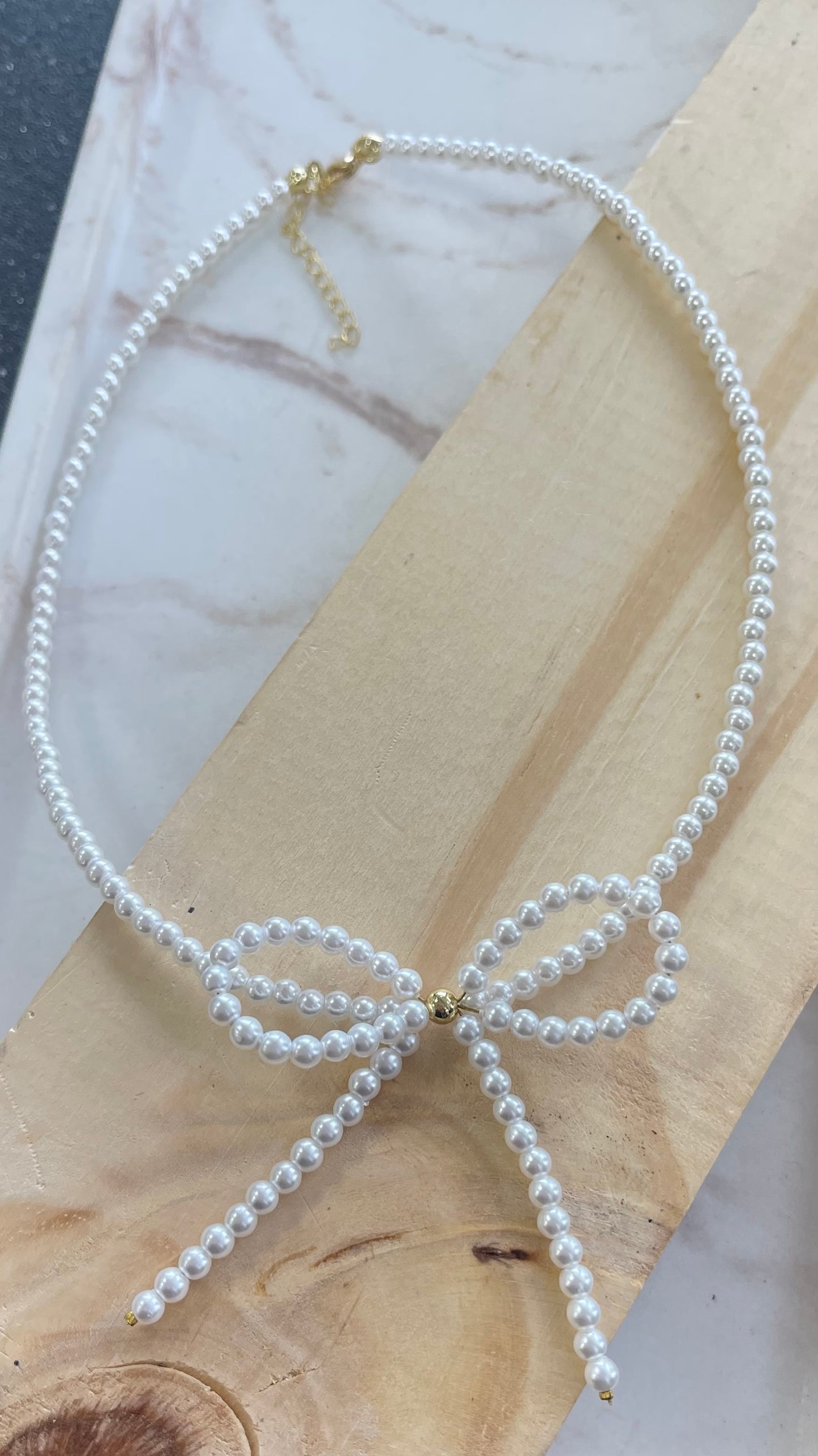 Bow Pearl Gold Necklace