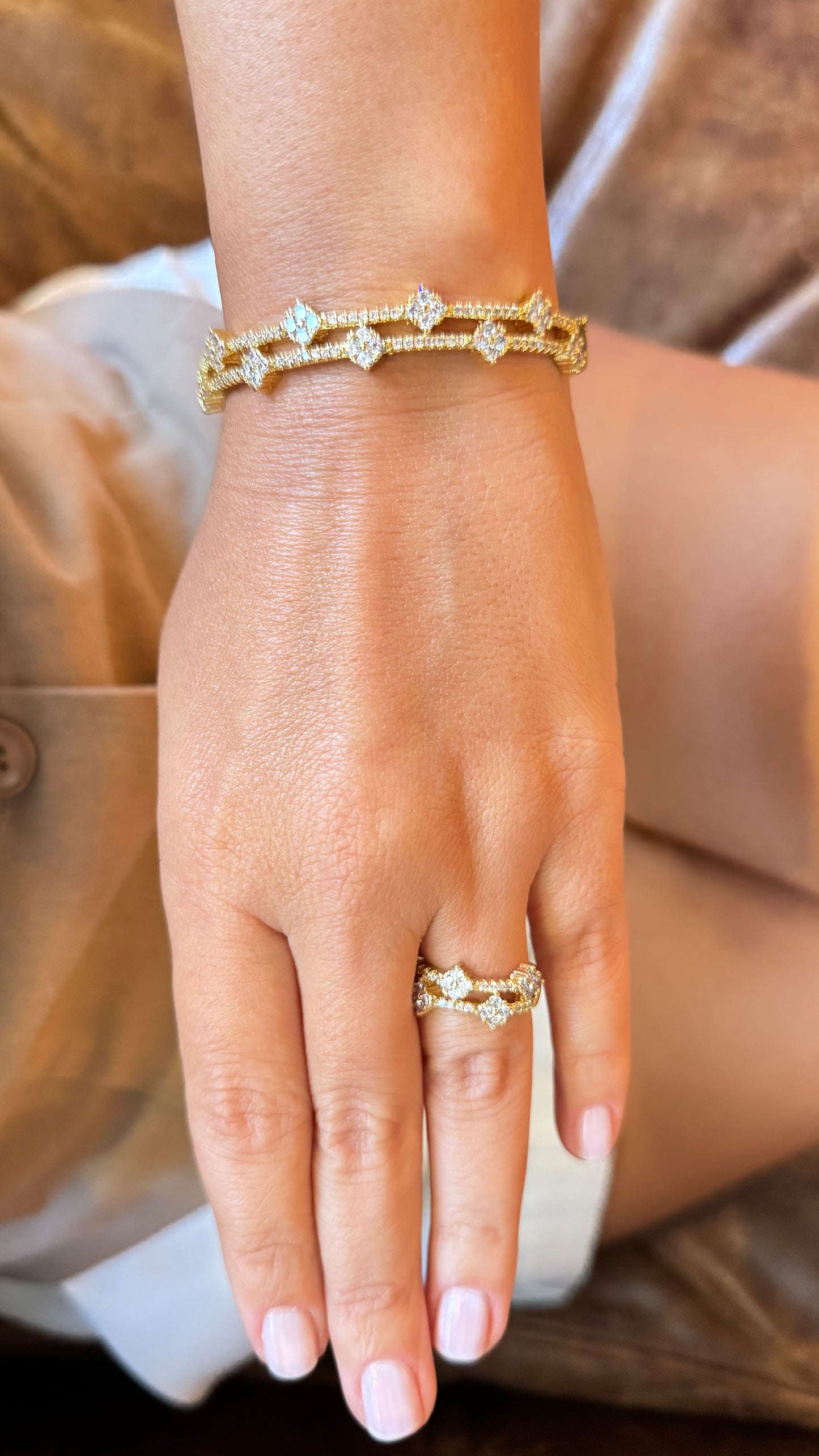 Mini Flowers Gold Bangle