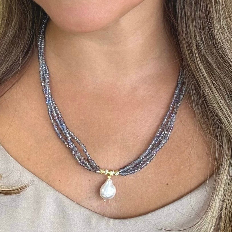 Silver Stone Necklace With Center Pearl