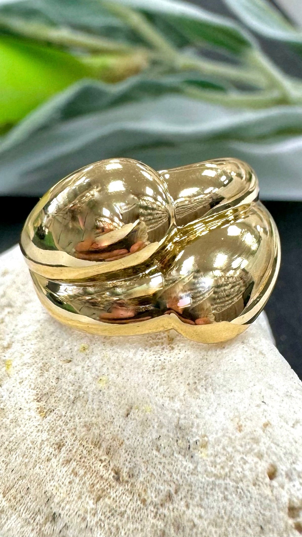 Full Bold Drops Gold Ring