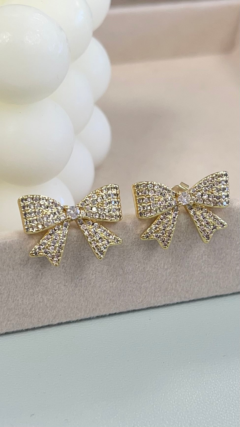 Bow Quartz Gold Earrings