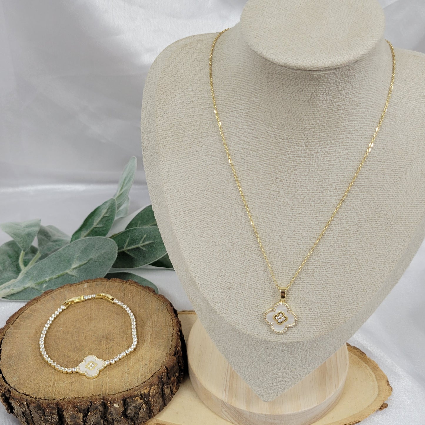 White Clover With Quartz 2 Pcs Set