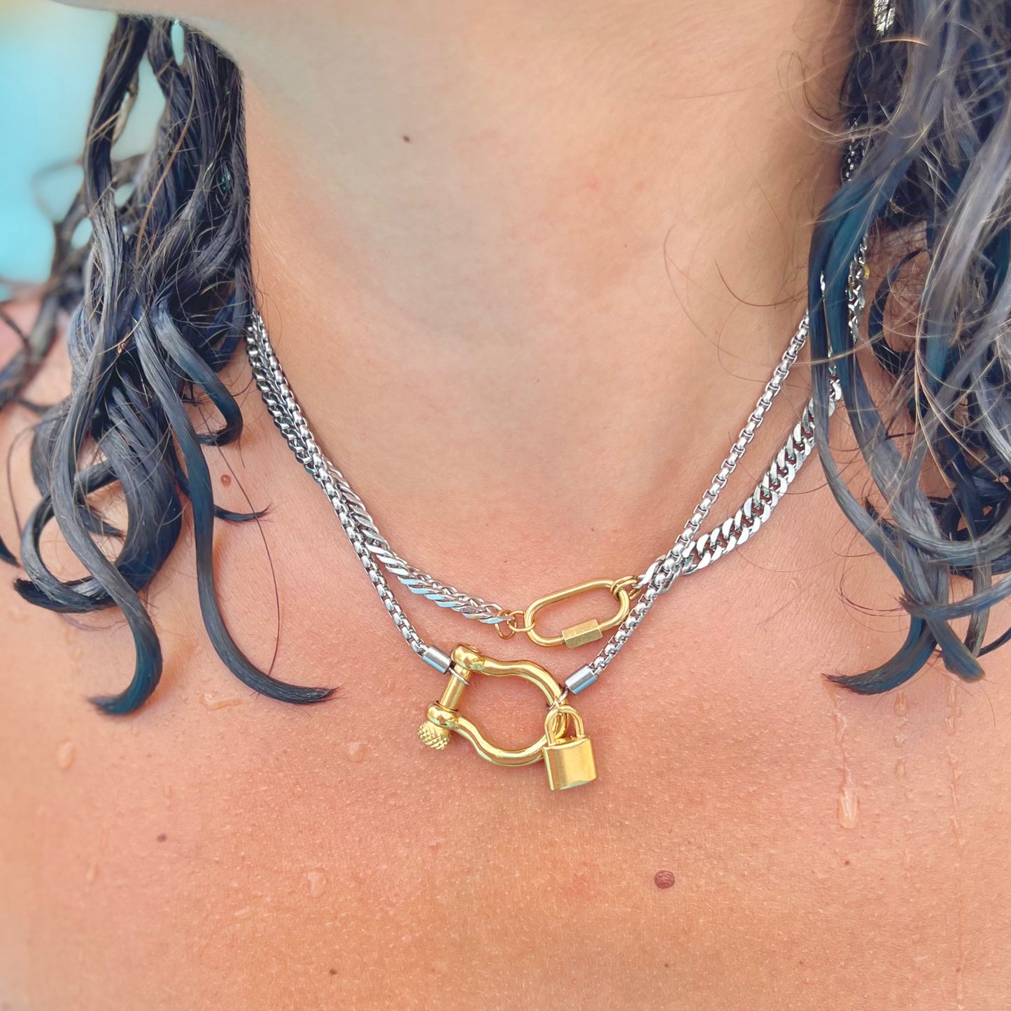 Oval Pendant Chain Necklace