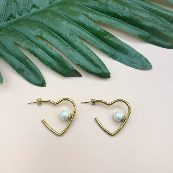 Heart With Pearl Gold Earring