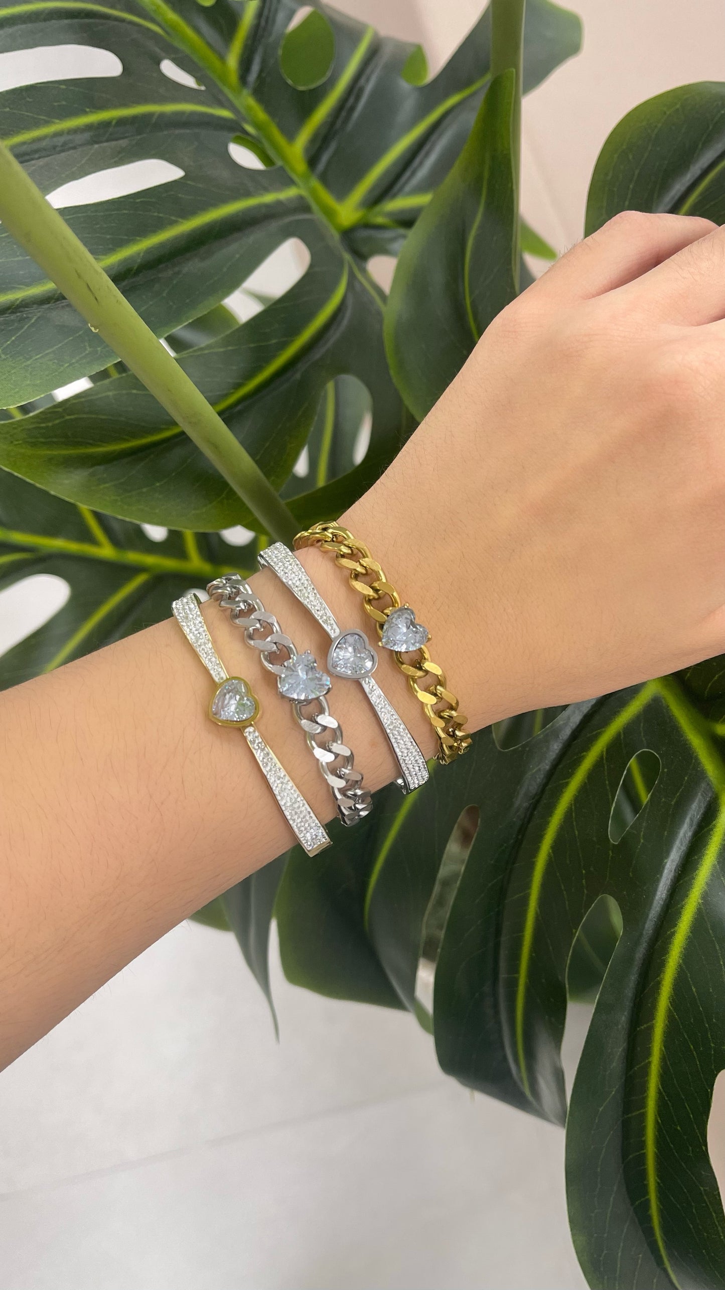 Crystal Heart Pendant Gold Bracelet