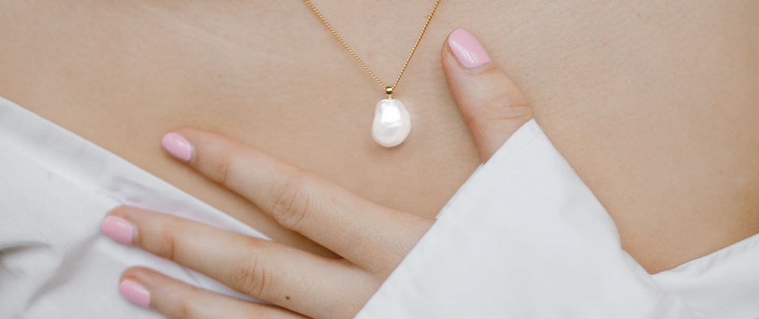What are the Most Compatible Necklace Models for V-Neck Dress Narofficial What are the Most Compatible Necklace Models for V-Neck Dress Narofficial