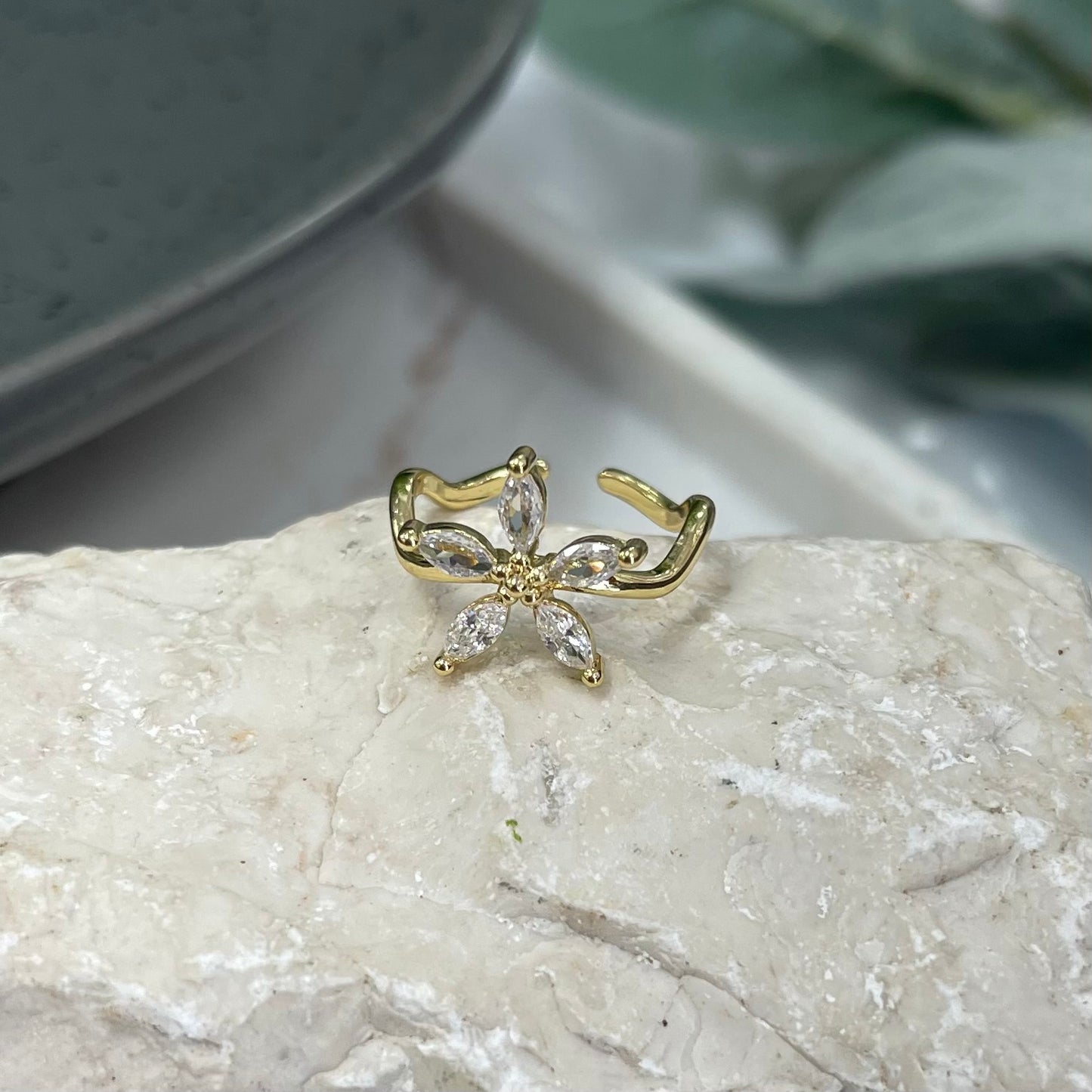 Clear Flower Gold Ring
