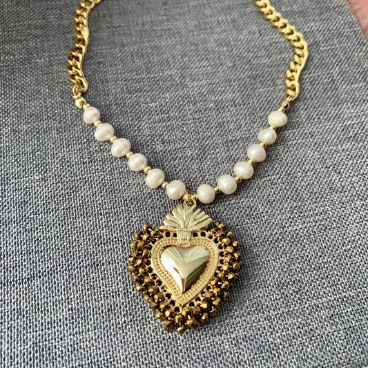 Brown Balls Hearts With Pearls And Gold Necklace