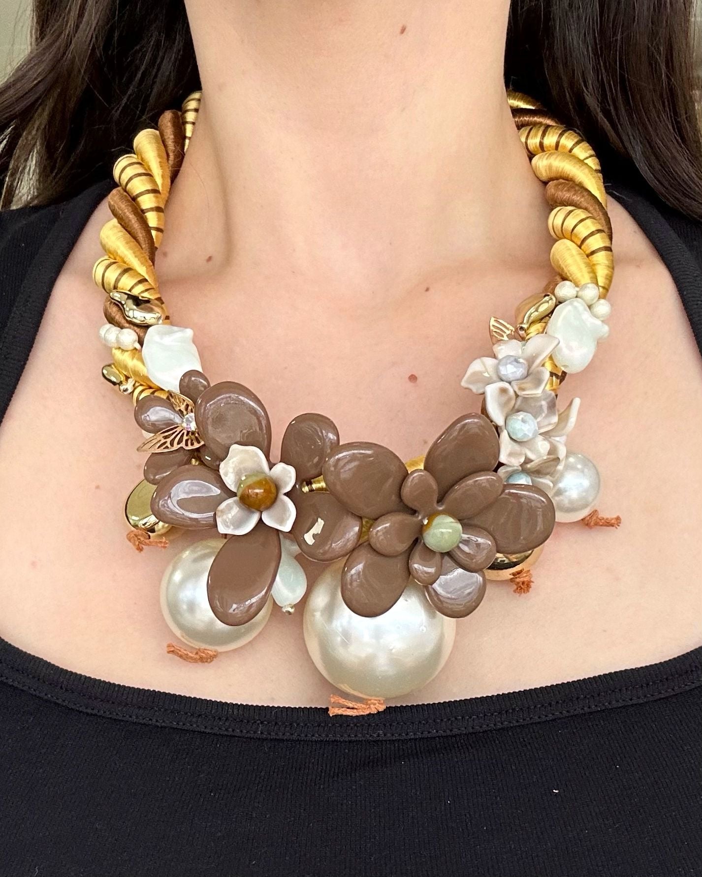 Brown Flowers With Pearls Necklace