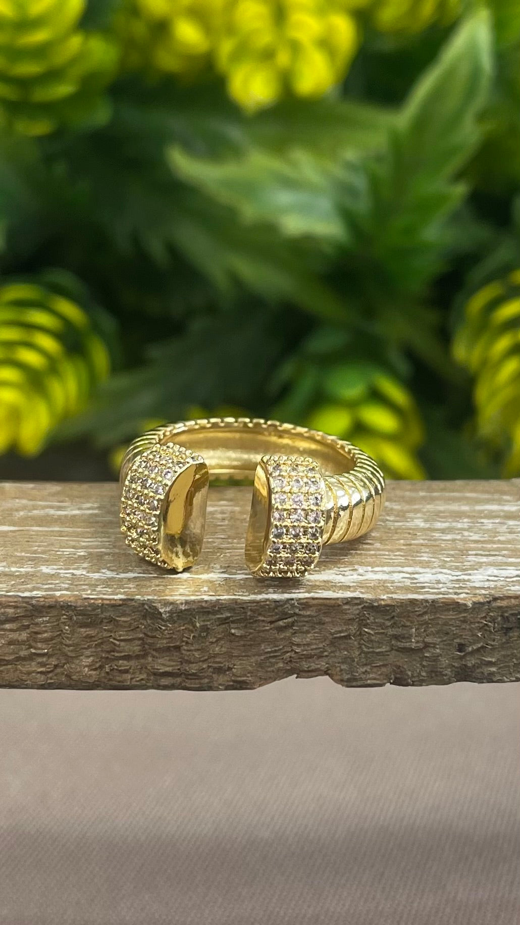 Spring Gold With Quartz Ring