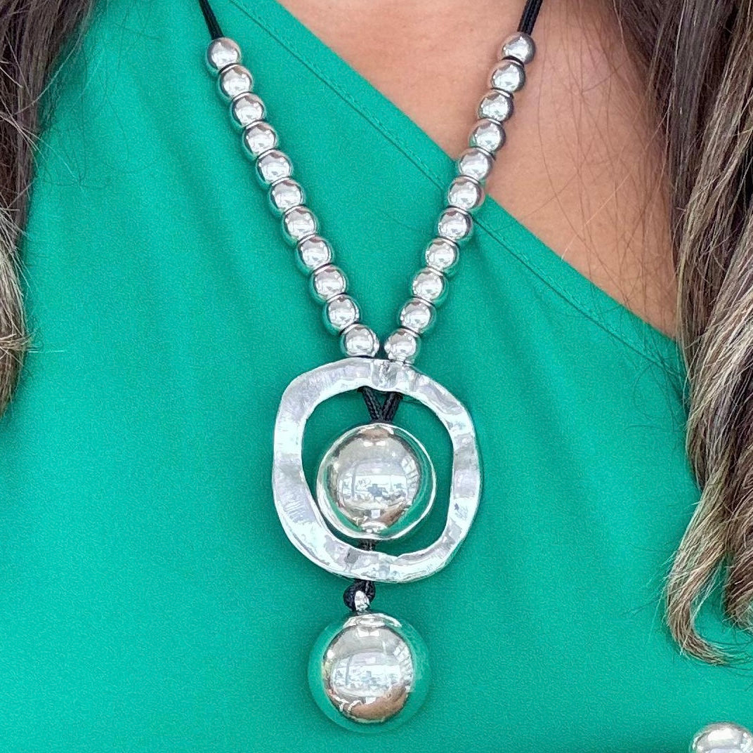 Circle With Two Balls Silver Necklace