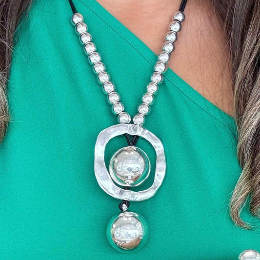 Circle With Two Balls Silver Necklace