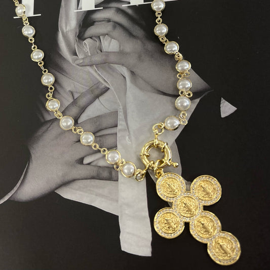 Pearls Necklace With Round Cross