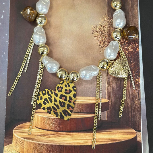 Heart Animal Print Pearl Necklace