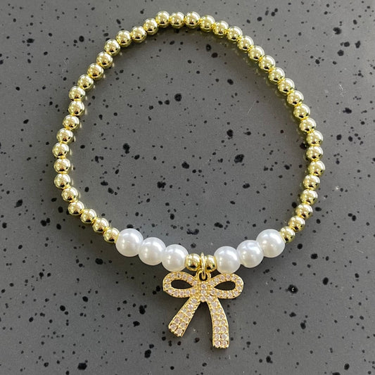 Mid Quartz Bow With Pearls Gold Bracelet