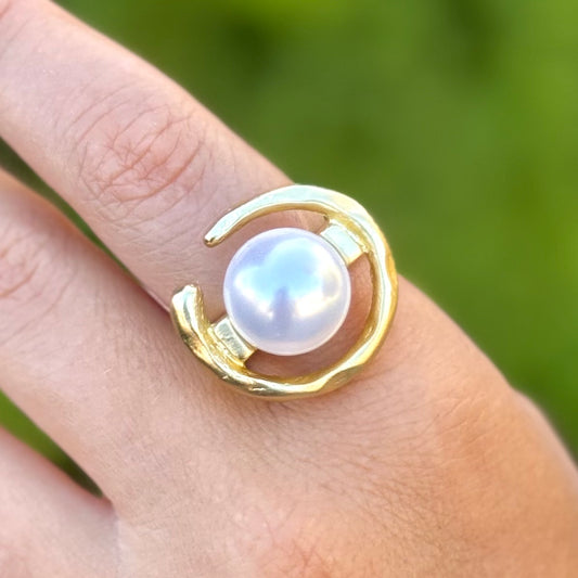 Pearl In Circle Gold Ring