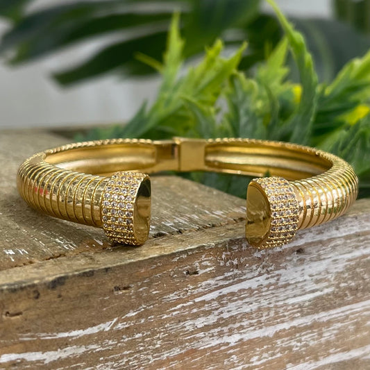 Spring Cuff With Quartz Gold