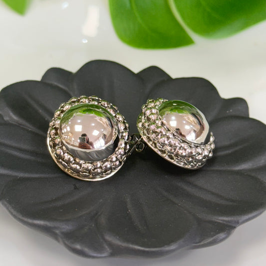 Big Circle Edge Texture Silver Earring