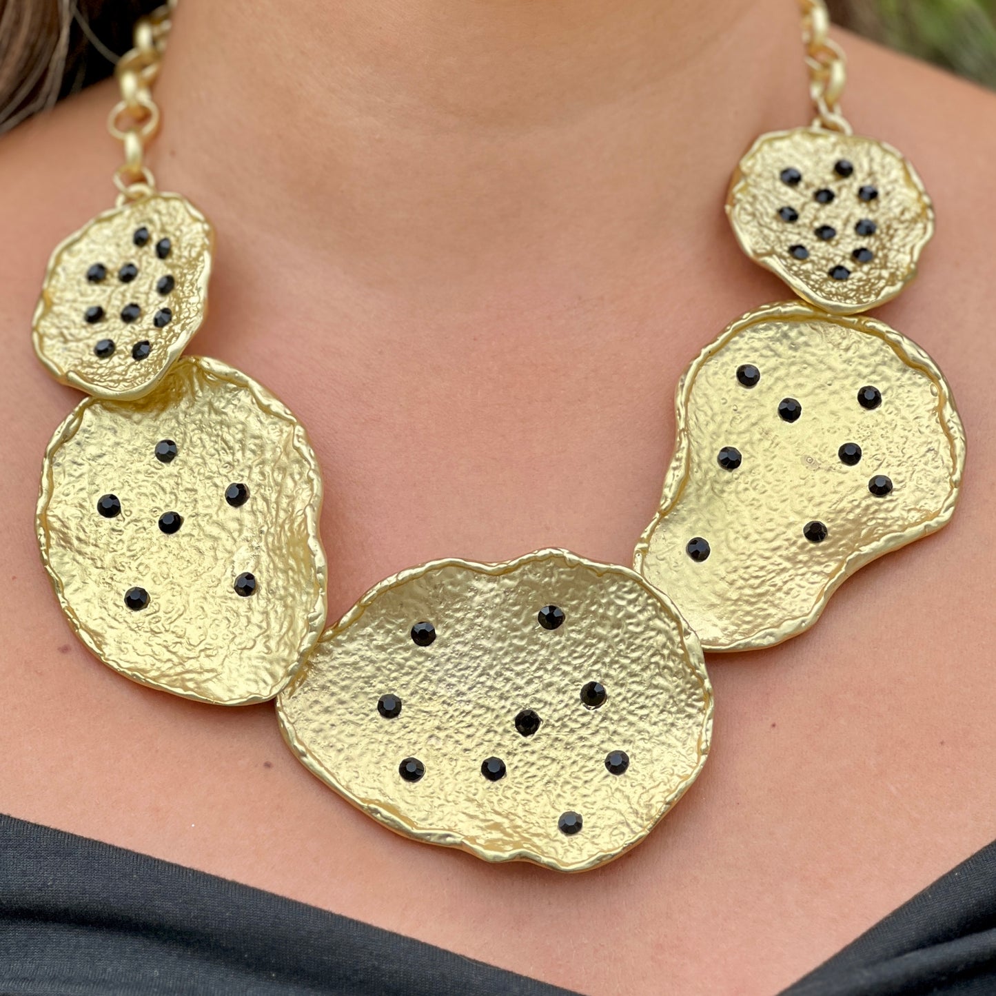 Hammered Base Black Quartz Necklace