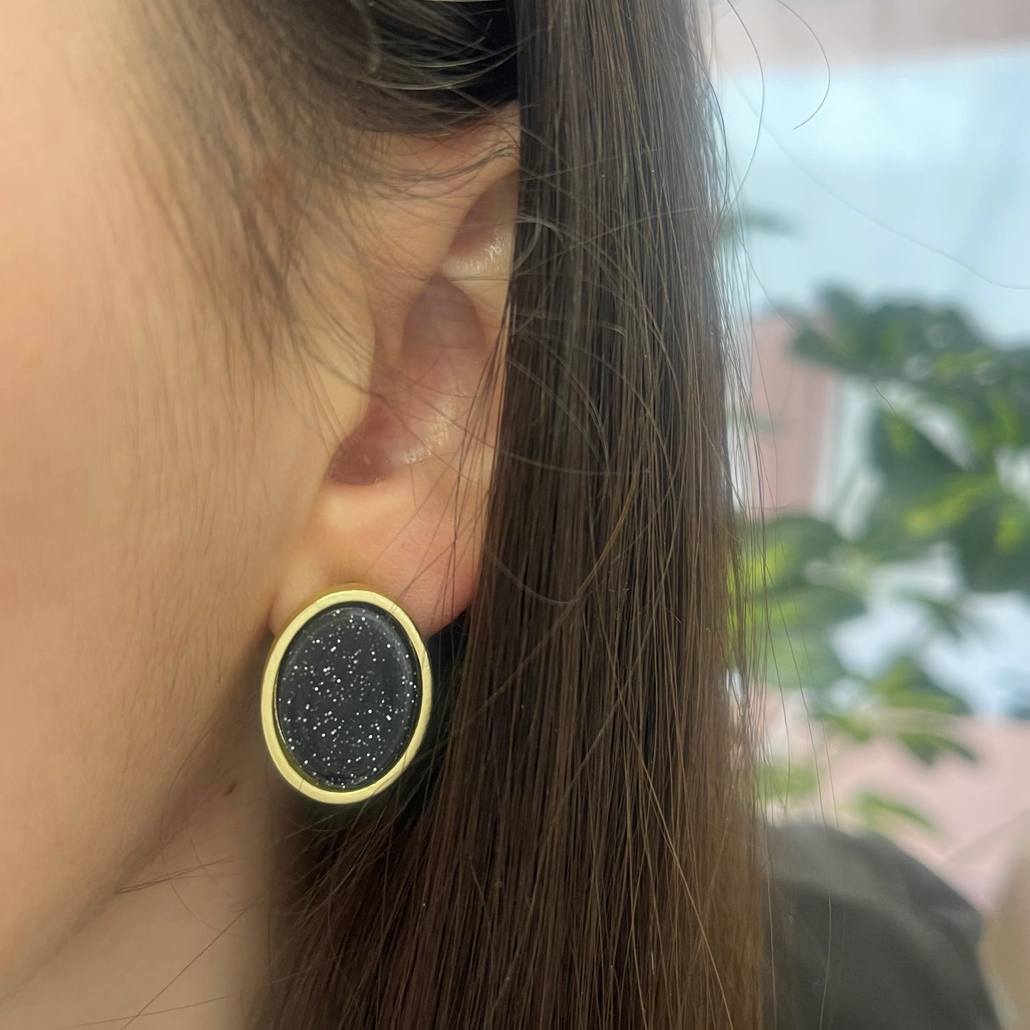 Small Glitter Black Gold Earring