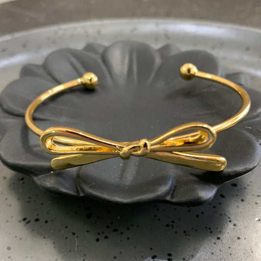 Cuff Bow Gold Bracelet
