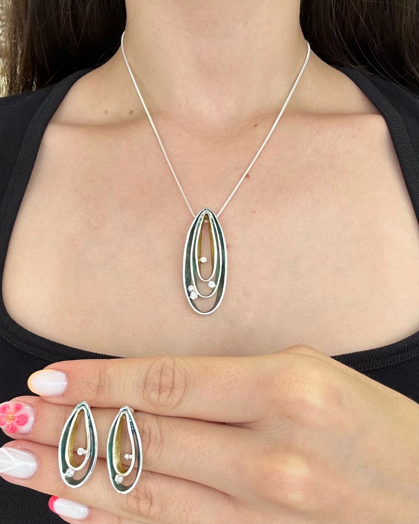 Green Oval Set Necklace With Earrings