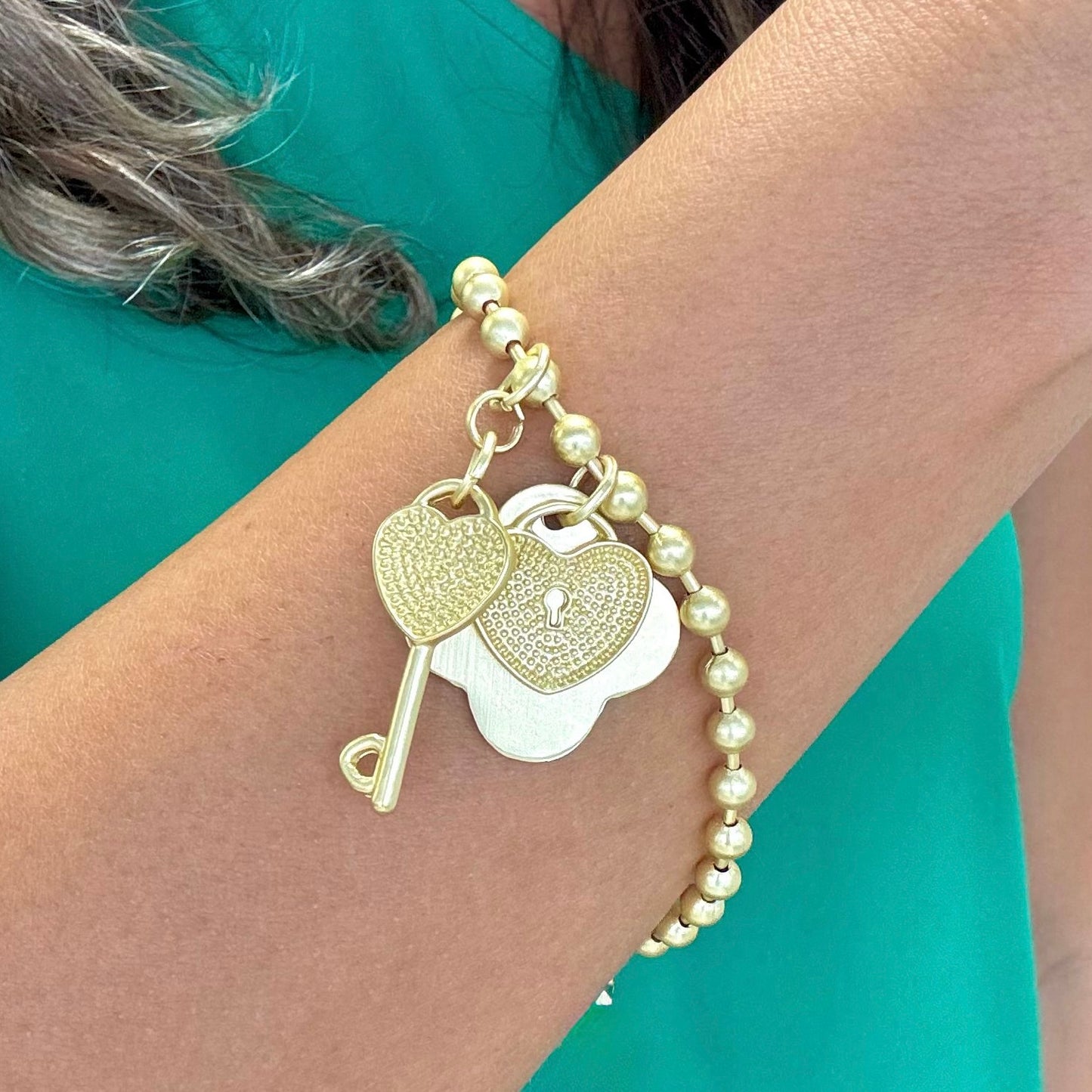 Snowball Bracelet With Heart Clover and Key Gold