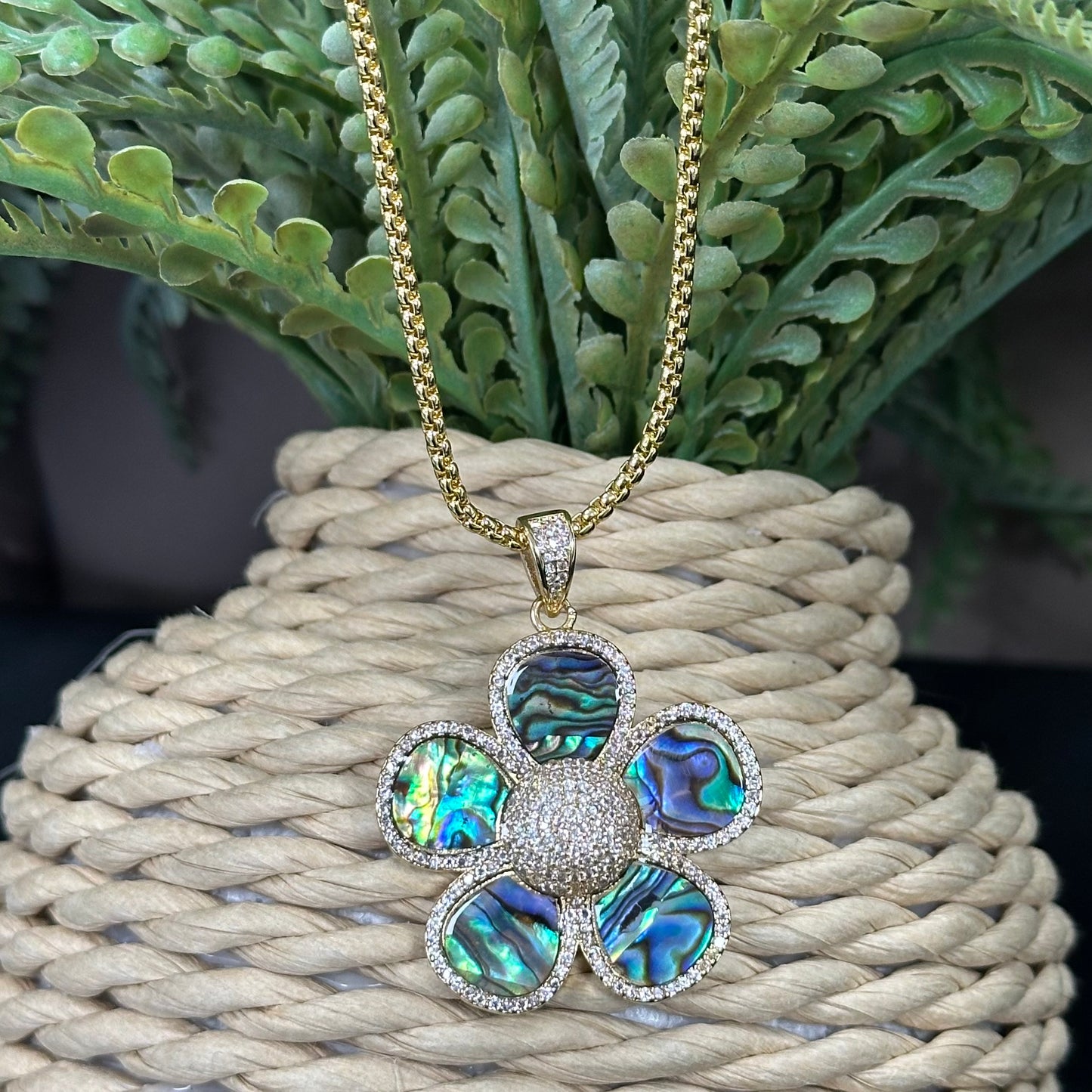 Tornasol Flower Necklace