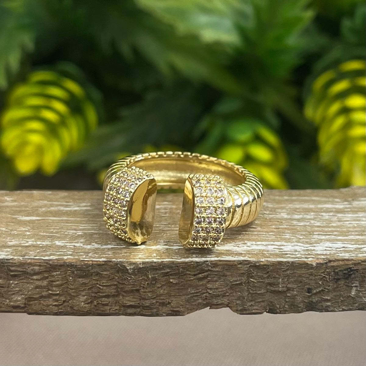 Spring Gold With Quartz Ring