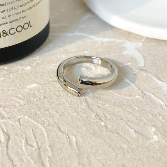Clear Quartz Elegant Silver Ring
