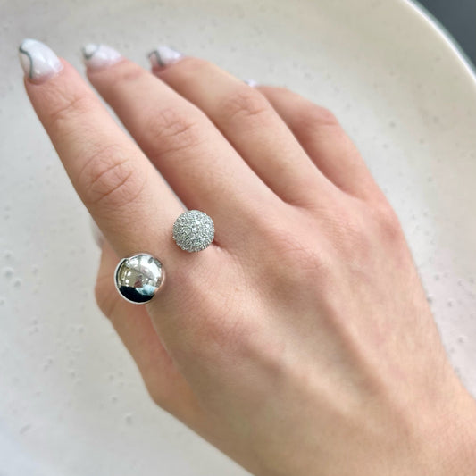 Two Globe One Quartz Silver Ring