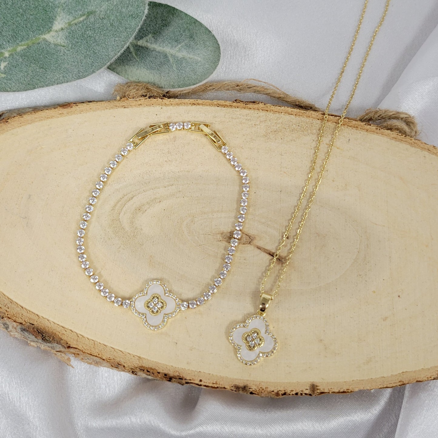 White Clover With Quartz 2 Pcs Set