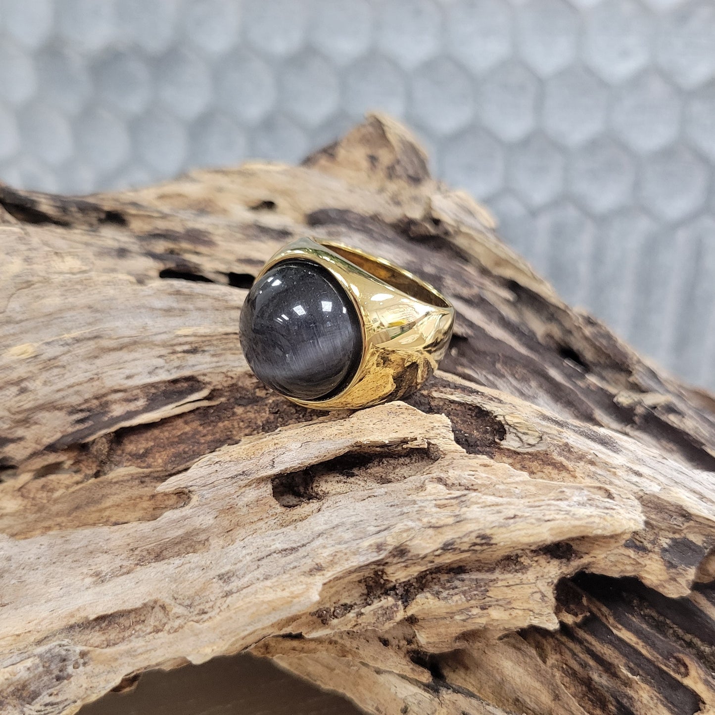 Circle Black Gold Ring